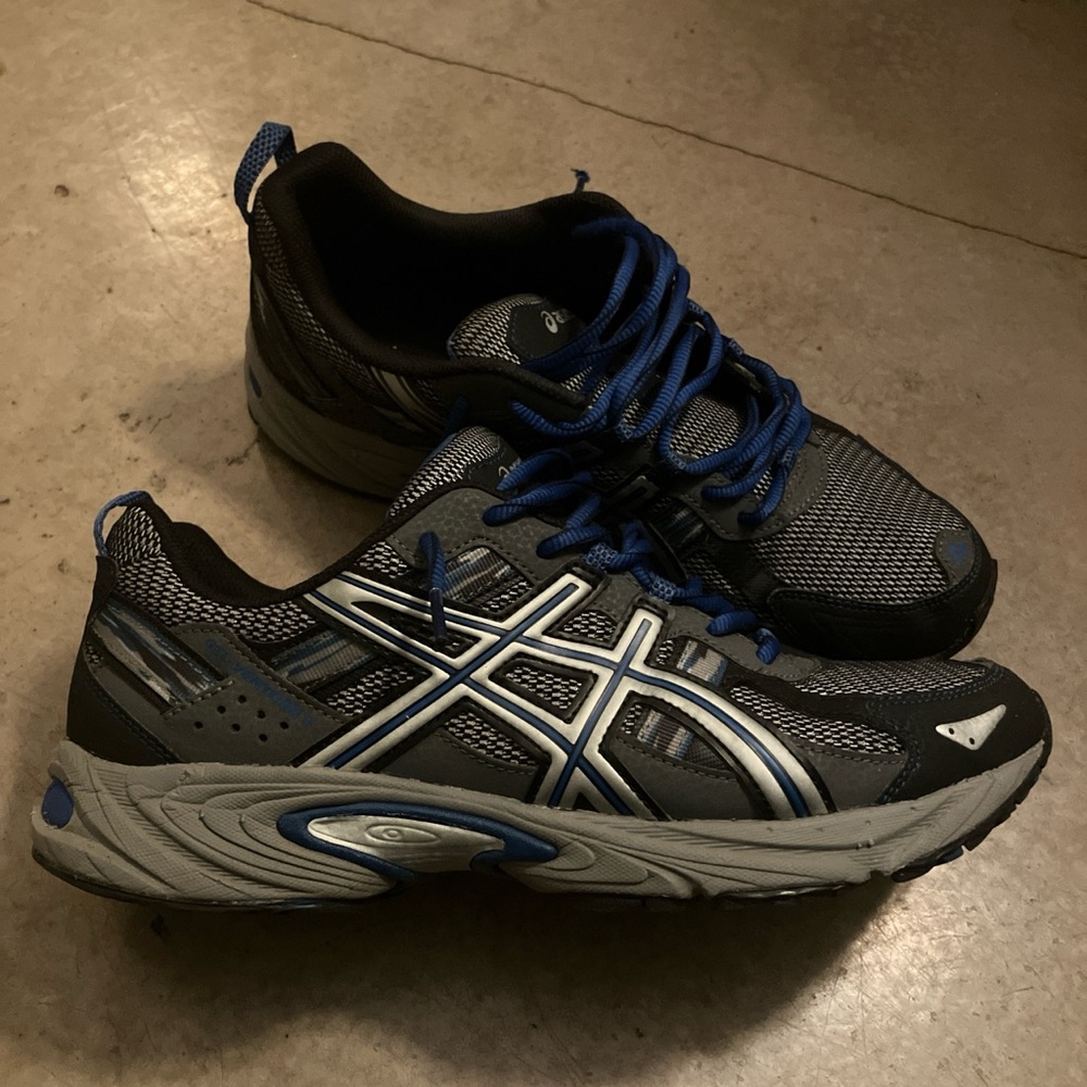 ASICS gel 11s size 9 men’s